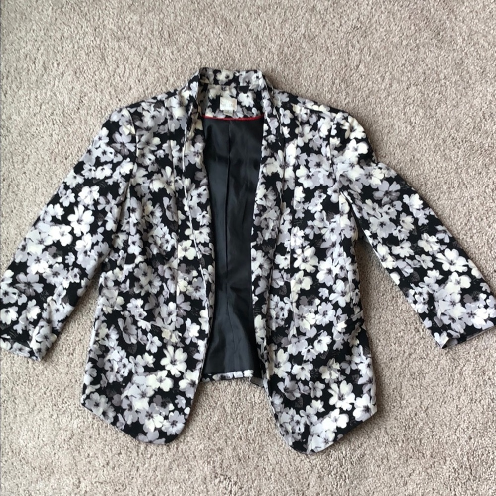 Black/White Floral Blazer